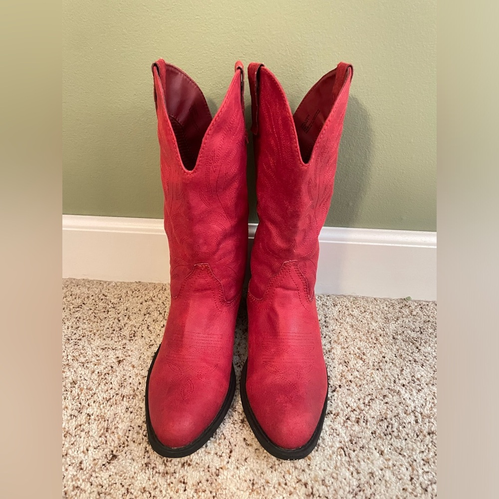 Red cowgirl boots